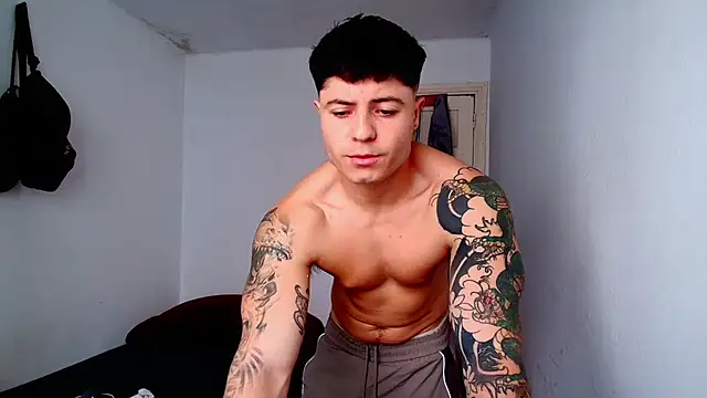 Snapshot of juandking chatting on 11.18.25 juandking online show from 11.18.25