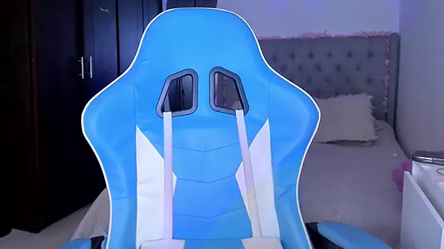 Violet Rost online show from 12.05.25