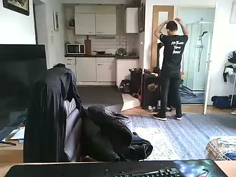 Snapshot of mihaimichael chatting on 03.08.25 mihaimichael online show from 03.08.25