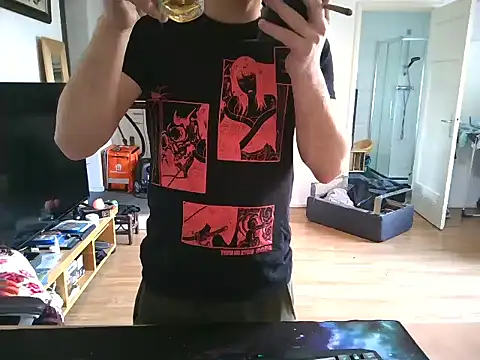 Snapshot of mihaimichael chatting on 03.10.25 mihaimichael online show from 03.10.25