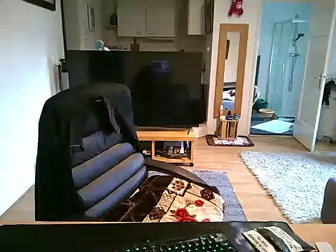 Snapshot of mihaimichael chatting on 03.11.25 mihaimichael online show from 03.11.25