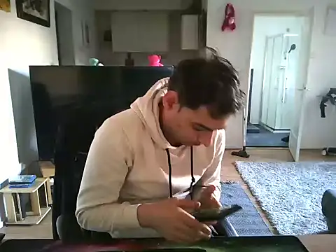 Snapshot of mihaimichael chatting on 03.18.25 mihaimichael online show from 03.18.25