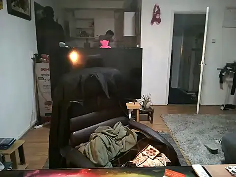 Snapshot of mihaimichael chatting on 03.18.25 mihaimichael online show from 03.18.25