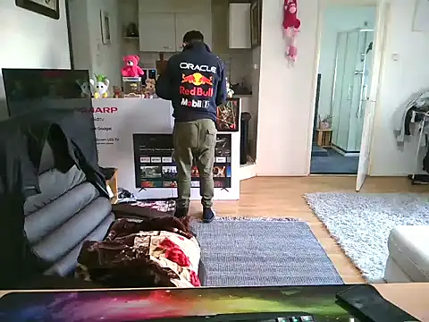 Snapshot of mihaimichael chatting on 03.19.25 mihaimichael online show from 03.19.25