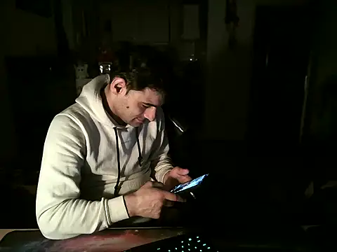 Snapshot of mihaimichael chatting on 03.19.25 mihaimichael online show from 03.19.25