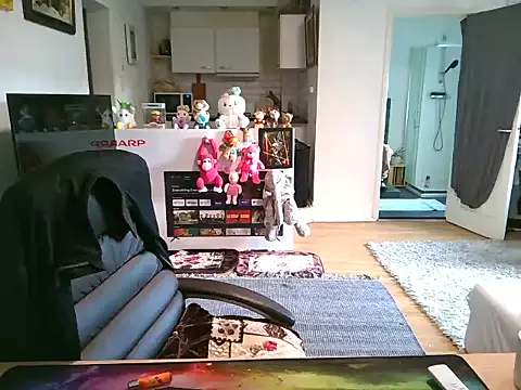 Snapshot of mihaimichael chatting on 03.21.25 mihaimichael online show from 03.21.25