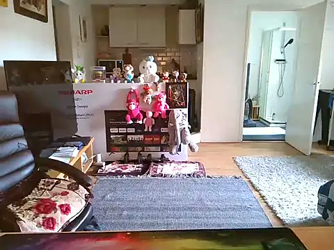 Snapshot of mihaimichael chatting on 03.21.25 mihaimichael online show from 03.21.25