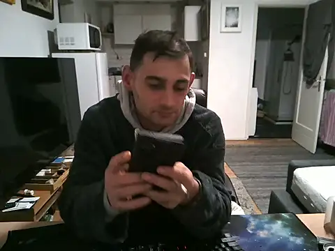 Snapshot of mihaimichael chatting on 09.14.25 mihaimichael online show from 09.14.25