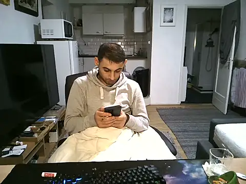 Snapshot of mihaimichael chatting on 09.15.25 mihaimichael online show from 09.15.25