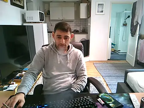 Snapshot of mihaimichael chatting on 09.15.25 mihaimichael online show from 09.15.25