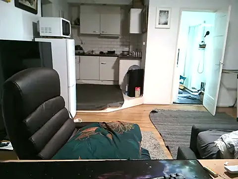 Snapshot of mihaimichael chatting on 09.22.25 mihaimichael online show from 09.22.25