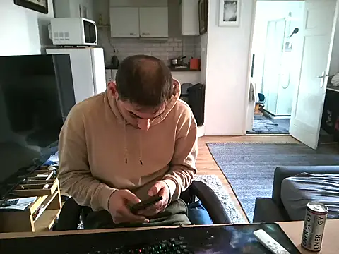 Snapshot of mihaimichael chatting on 09.27.25 mihaimichael online show from 09.27.25