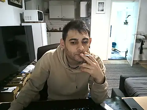 Snapshot of mihaimichael chatting on 09.29.25 mihaimichael online show from 09.29.25