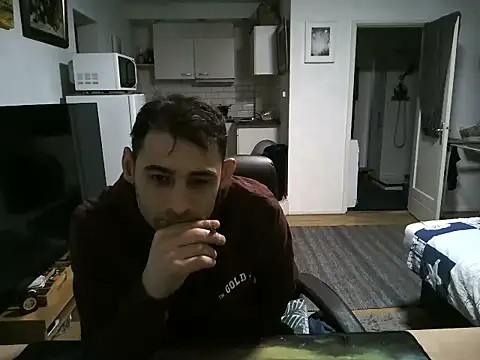 Snapshot of mihaimichael chatting on 09.29.25 mihaimichael online show from 09.29.25