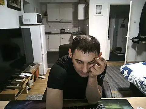 Snapshot of mihaimichael chatting on 10.03.25 mihaimichael online show from 10.03.25