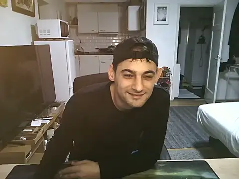 Snapshot of mihaimichael chatting on 10.07.25 mihaimichael online show from 10.07.25