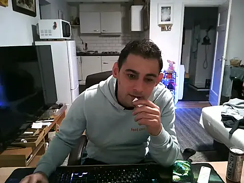 Snapshot of mihaimichael chatting on 10.09.25 mihaimichael online show from 10.09.25