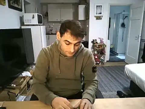 Snapshot of mihaimichael chatting on 10.14.25 mihaimichael online show from 10.14.25