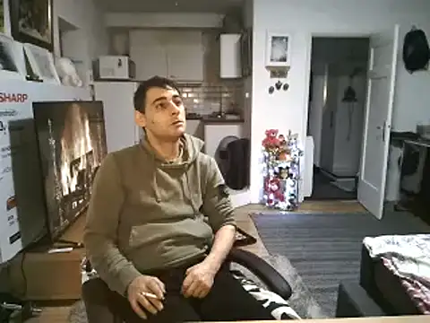 Snapshot of mihaimichael chatting on 10.14.25 mihaimichael online show from 10.14.25