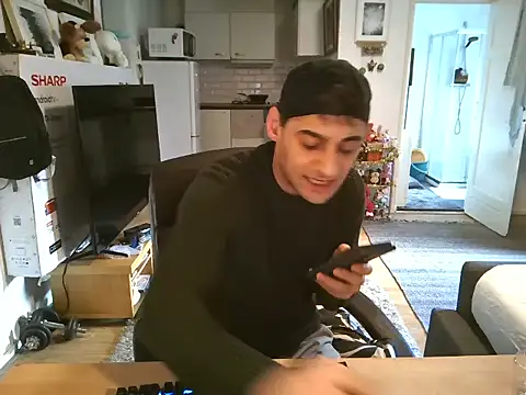 Snapshot of mihaimichael chatting on 10.24.25 mihaimichael online show from 10.24.25