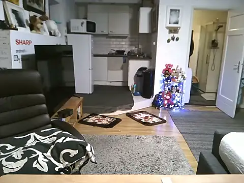 Snapshot of mihaimichael chatting on 10.24.25 mihaimichael online show from 10.24.25