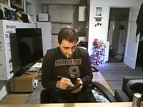 Snapshot of mihaimichael chatting on 11.01.25 mihaimichael online show from 11.01.25