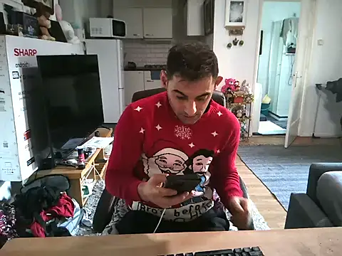 Snapshot of mihaimichael chatting on 11.07.25 mihaimichael online show from 11.07.25