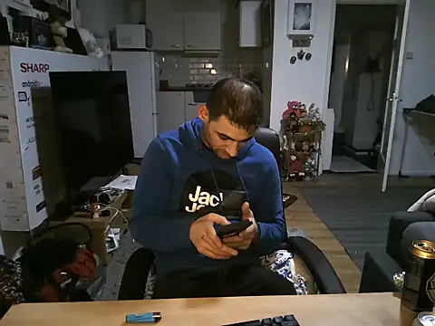 Snapshot of mihaimichael chatting on 11.08.25 mihaimichael online show from 11.08.25