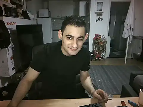 Snapshot of mihaimichael chatting on 11.14.25 mihaimichael online show from 11.14.25