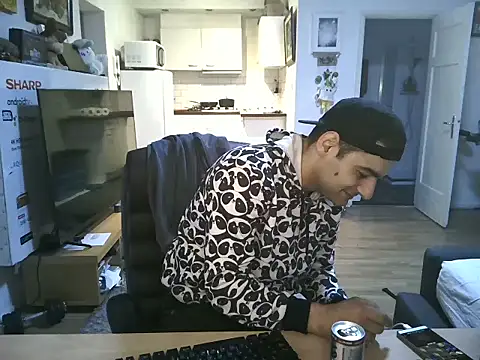 Snapshot of mihaimichael chatting on 11.30.25 mihaimichael online show from 11.30.25