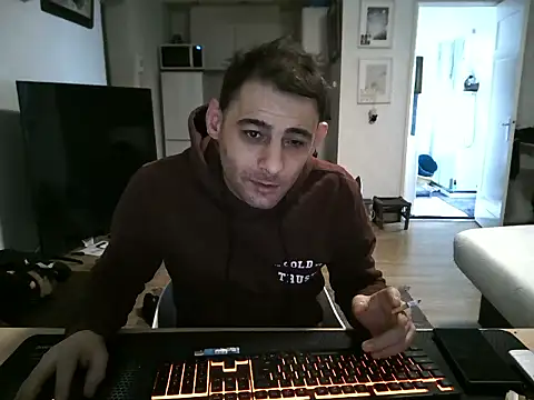 Snapshot of mihaimichael chatting on 03.31.26 mihaimichael online show from 03.31.26