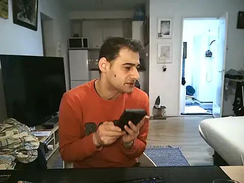 Snapshot of mihaimichael chatting on 04.05.26 mihaimichael online show from 04.05.26
