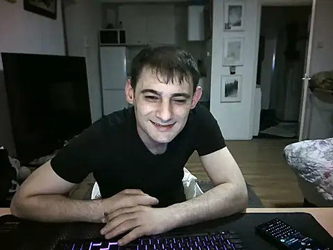 Snapshot of mihaimichael chatting on 04.11.26 mihaimichael online show from 04.11.26