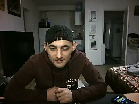 Snapshot of mihaimichael chatting on 04.15.26 mihaimichael online show from 04.15.26