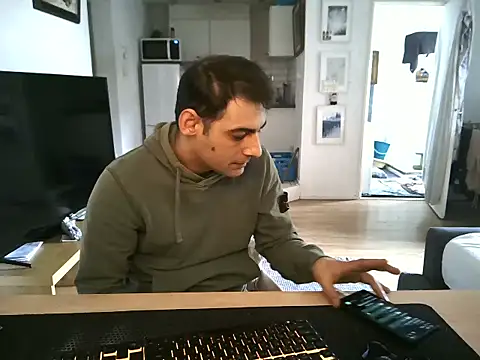 Snapshot of mihaimichael chatting on 04.17.26 mihaimichael online show from 04.17.26