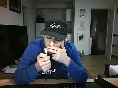 Snapshot of mihaimichael chatting on 04.21.26 mihaimichael online show from 04.21.26