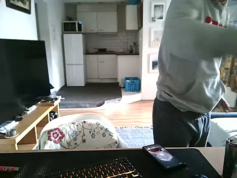 Snapshot of mihaimichael chatting on 04.27.26 mihaimichael online show from 04.27.26