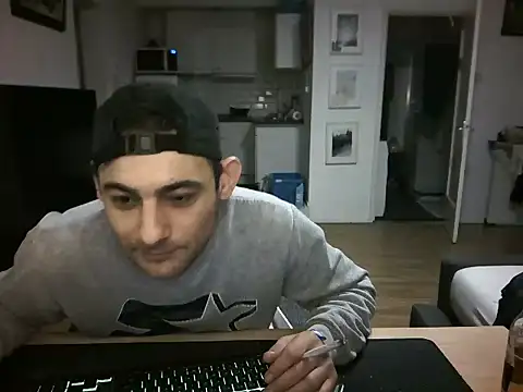 Snapshot of mihaimichael chatting on 04.30.26 mihaimichael online show from 04.30.26