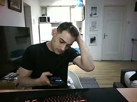 Snapshot of mihaimichael chatting on 05.02.26 mihaimichael online show from 05.02.26