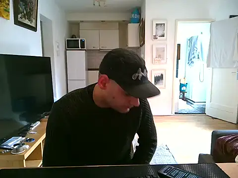 Snapshot of mihaimichael chatting on 05.04.26 mihaimichael online show from 05.04.26