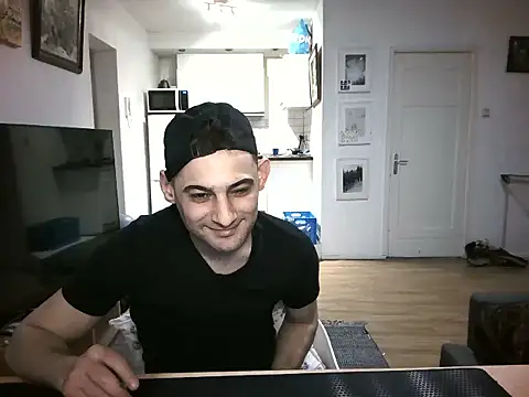 Snapshot of mihaimichael chatting on 05.04.26 mihaimichael online show from 05.04.26