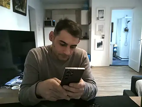 Snapshot of mihaimichael chatting on 05.11.26 mihaimichael online show from 05.11.26