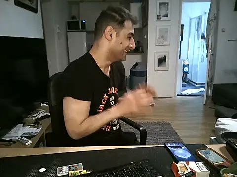 Snapshot of mihaimichael chatting on 05.16.26 mihaimichael online show from 05.16.26