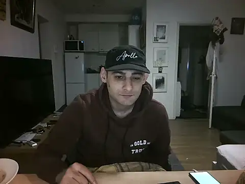 Snapshot of mihaimichael chatting on 05.18.26 mihaimichael online show from 05.18.26