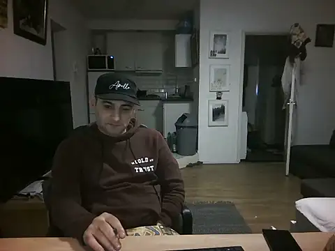 Snapshot of mihaimichael chatting on 05.19.26 mihaimichael online show from 05.19.26