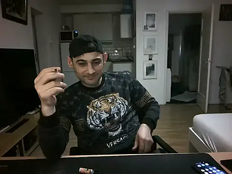 Snapshot of mihaimichael chatting on 05.21.26 mihaimichael online show from 05.21.26