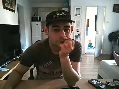 Snapshot of mihaimichael chatting on 05.25.26 mihaimichael online show from 05.25.26
