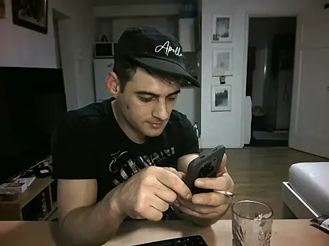 Snapshot of mihaimichael chatting on 05.26.26 mihaimichael online show from 05.26.26