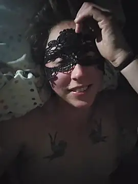 AstridFalk23 online show from 11.15.25