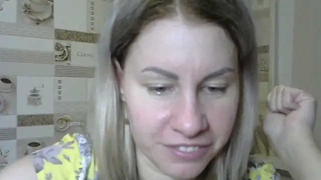 Snapshot of TherestlessKitty chatting on 12.24.24 TherestlessKitty online show from 12.24.24